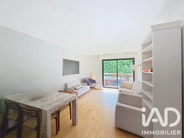 Living room; wood floor, natural light