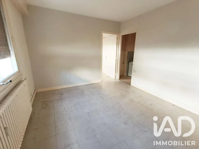 أخرى; يحتاج إلى تجديد, أرضية من البلاط, ضوء طبيعي