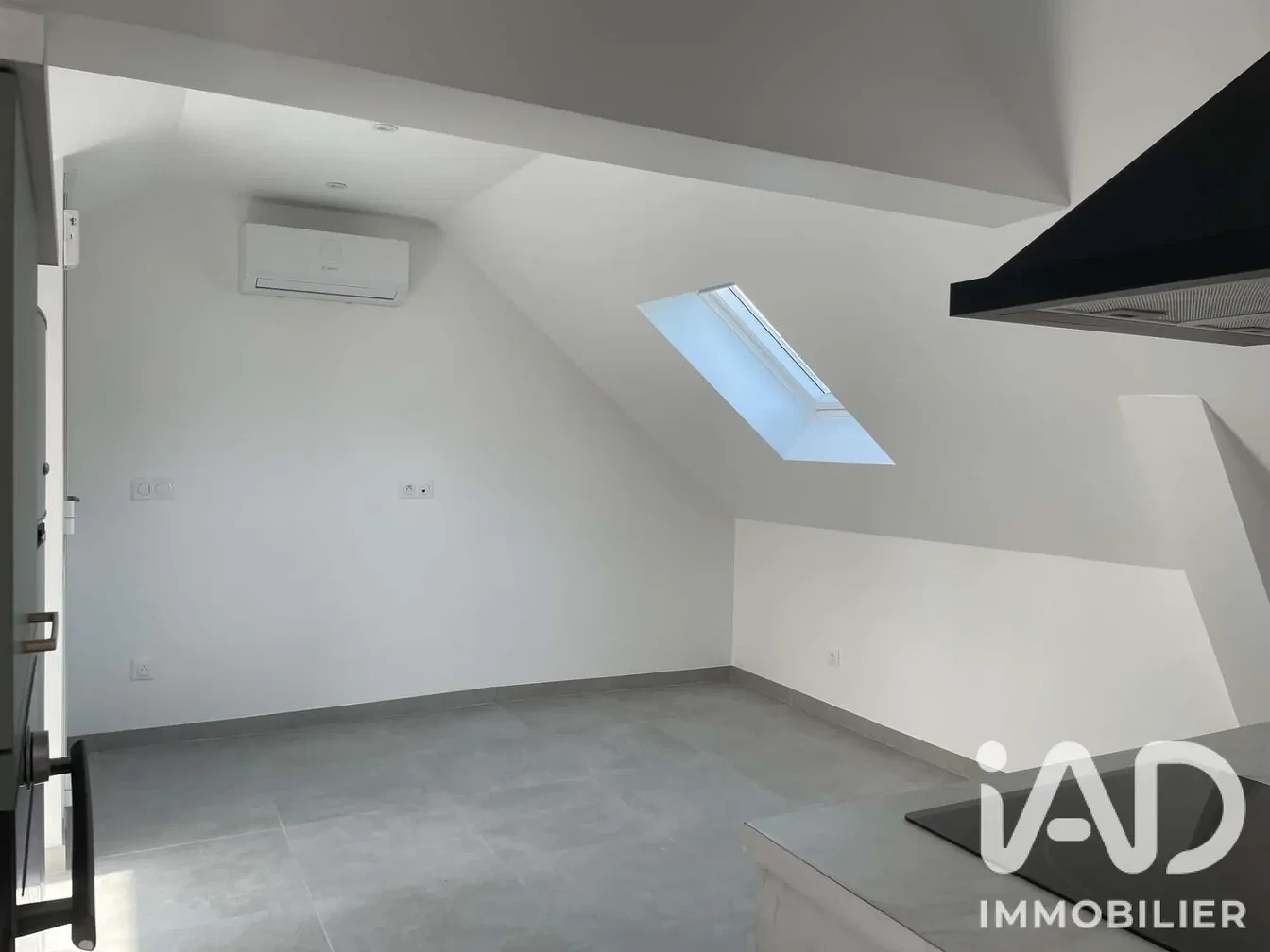 مطبخ; أرضية من البلاط