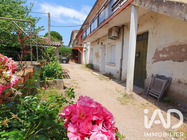 Casa e dintorni; luce naturale, necessita ristrutturazione