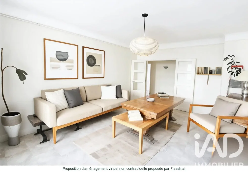 Living room; wood floor, natural light, modern style