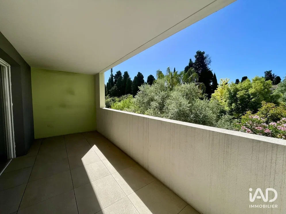 Balcony; view, tile floor, natural light