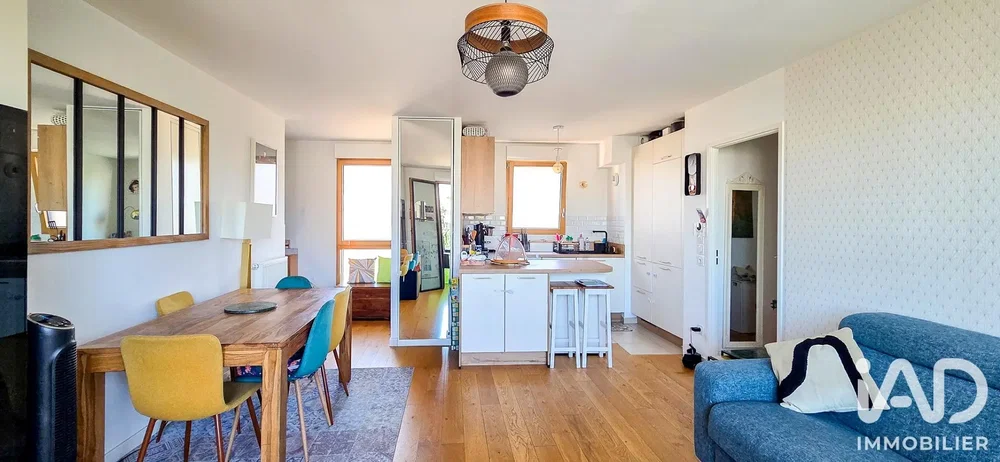 Oturma odası; mutfak aletleri, doğal ışık, modern stil