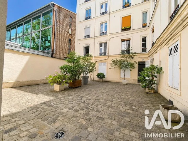 Maison et environs; lumière naturelle