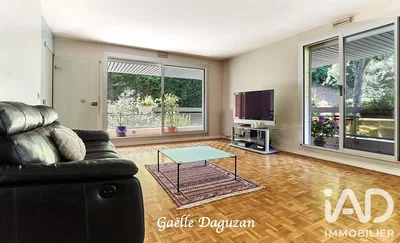Oturma odası; manzara, doğal ışık, modern stil