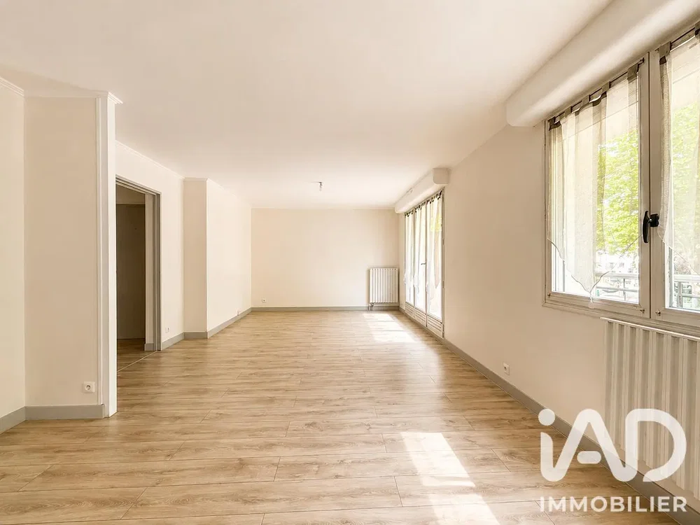 Wohnzimmer; holzboden, tageslicht