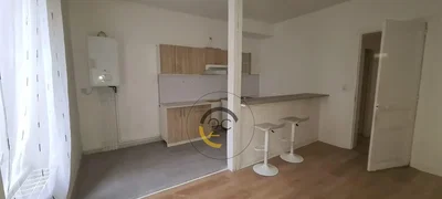 مطبخ; أجهزة المطبخ, أرضية خشبية, ضوء طبيعي