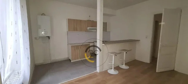 مطبخ; أجهزة المطبخ, أرضية خشبية, ضوء طبيعي