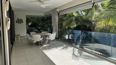 Terrasse; vue, carrelage, lumière naturelle