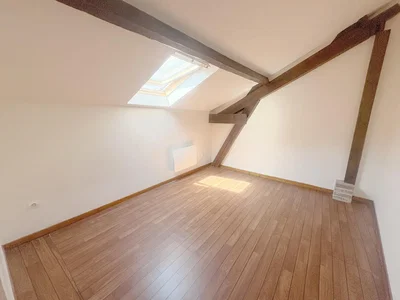 Kinderzimmer; holzboden, tageslicht