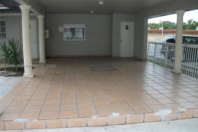 Ostalo; pločice, prirodno svjetlo