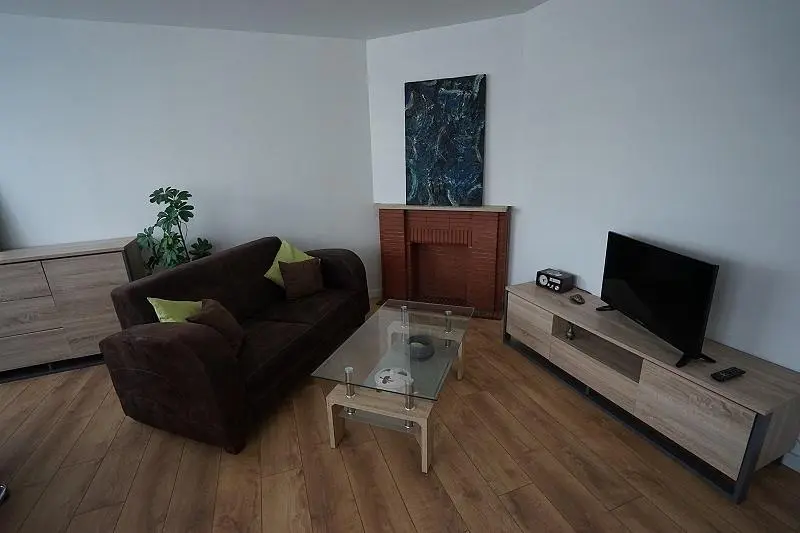 Salon; parquet, lumière naturelle