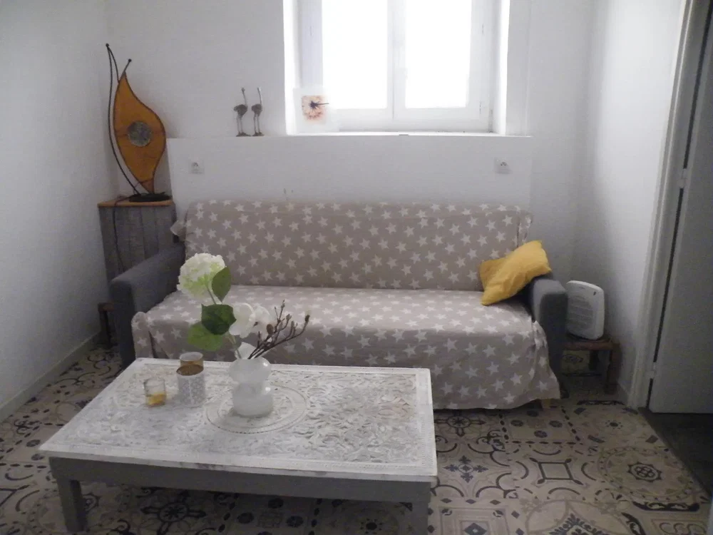 Salon; lumière naturelle, carrelage
