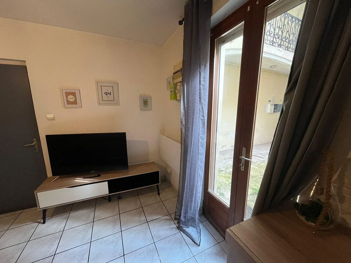 Living room; tile floor, natural light