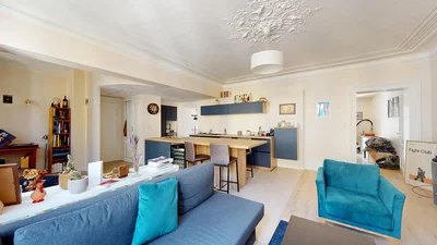 Wohnzimmer; tageslicht, holzboden, moderner stil