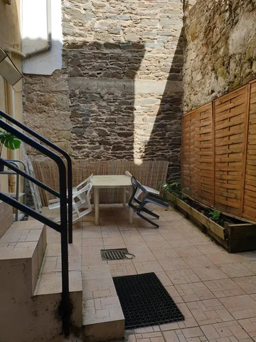Terrace; natural light, tile floor