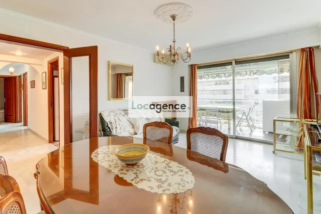 Living room; natural light, wood floor