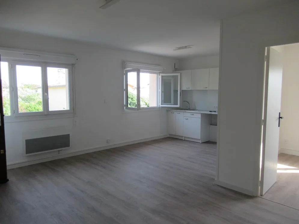 Salon; parquet, lumière naturelle