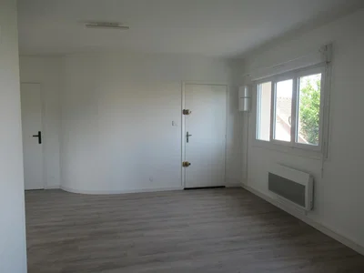 Salon; parquet, lumière naturelle