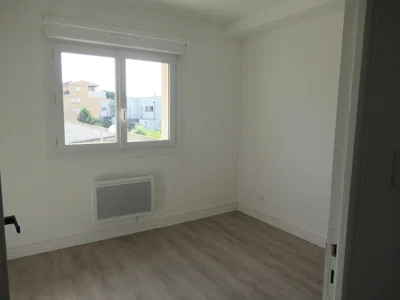 Chambre; parquet, lumière naturelle