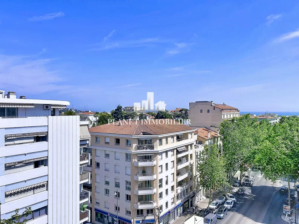 Maison et environs; vue