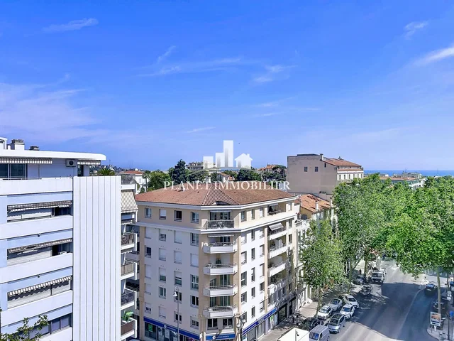 Maison et environs; vue