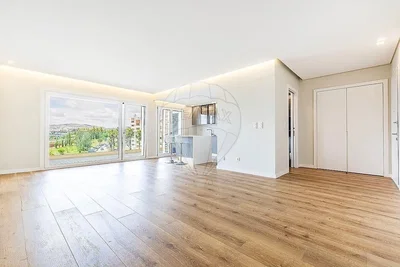 Wohnzimmer; blick, holzboden, tageslicht