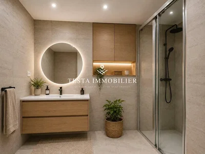 Baño; renovado, suelo de baldosas, luz natural