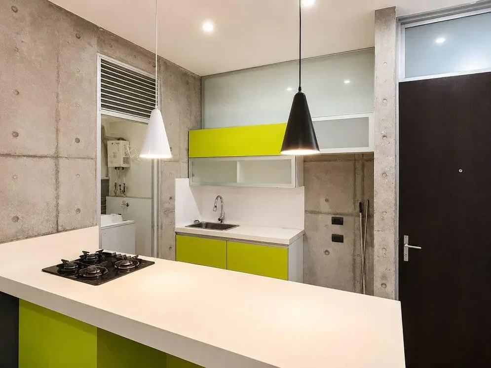 Cocina; electrodomésticos, luz natural