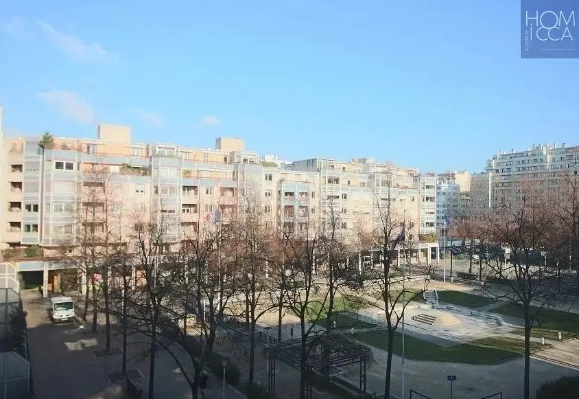Kuća i okolina; pogled, prirodno svjetlo