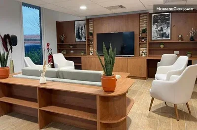 Oturma odası; manzara, doğal ışık, modern stil