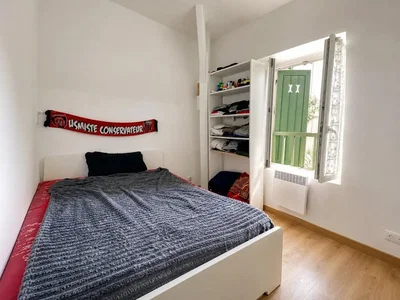 Chambre; parquet, lumière naturelle