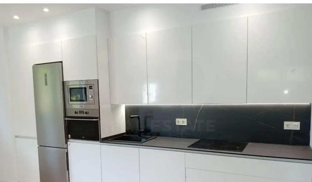 Kuchyně; kuchyňské spotřebiče, dlažba