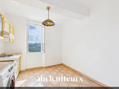Küche; fliesenboden, blick, tageslicht