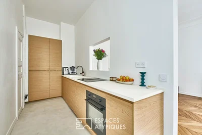 Küche; küchengeräte, holzboden, tageslicht, moderner stil