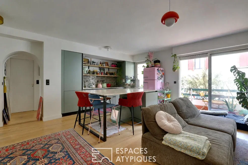 Wohnzimmer; tageslicht, holzboden, moderner stil