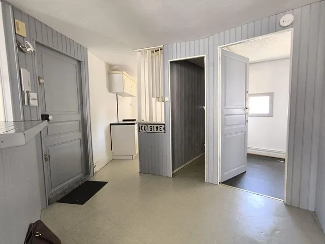 Cloakroom; natural light, needs renovation