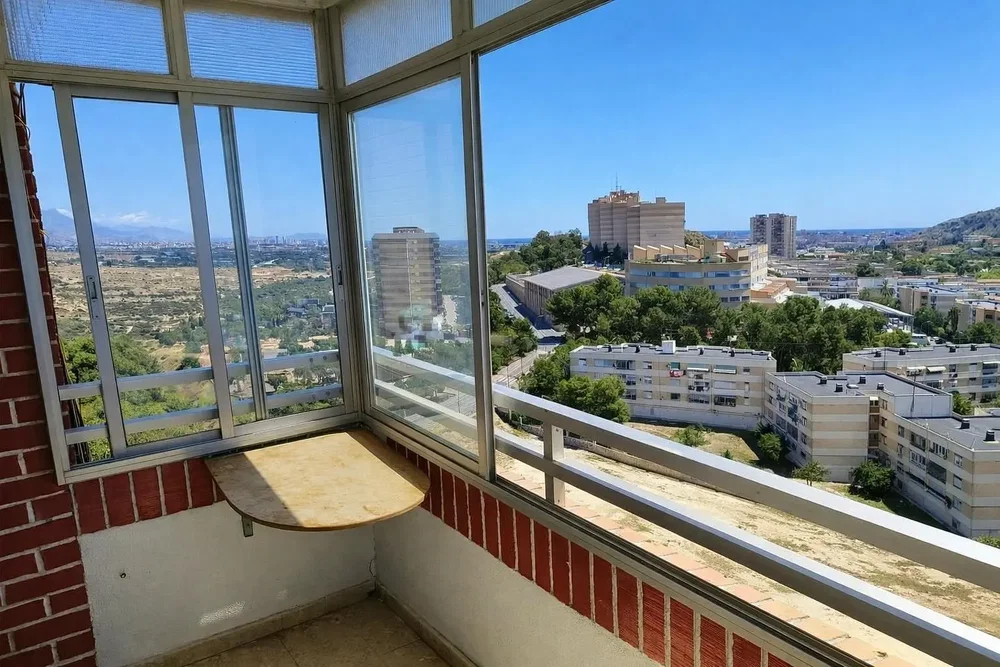 Balkon; výhled, přirozené světlo