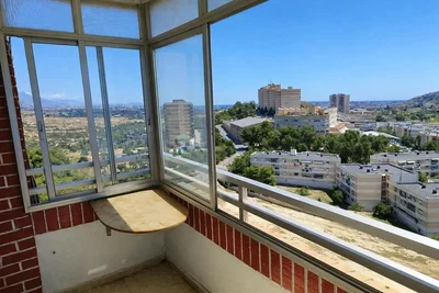 Balkon; výhled, přirozené světlo