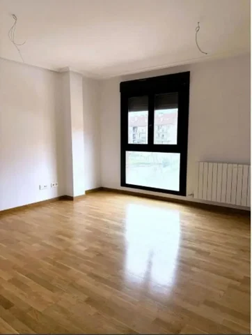 Otro; suelo de madera, luz natural