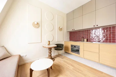 Küche; küchengeräte, holzboden, tageslicht, moderner stil