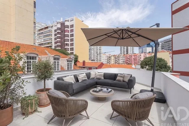 Terasa; pogled, prirodna svjetlost, moderan stil