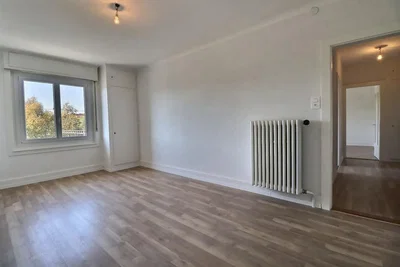 Bedroom; wood floor, natural light