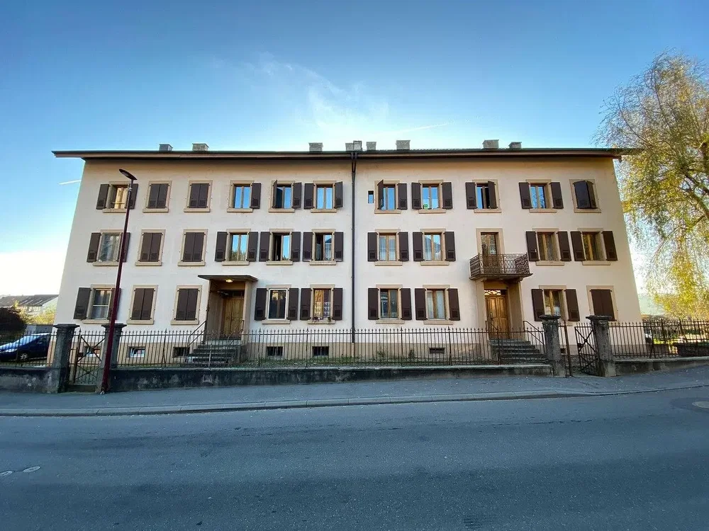 House and surroundings
