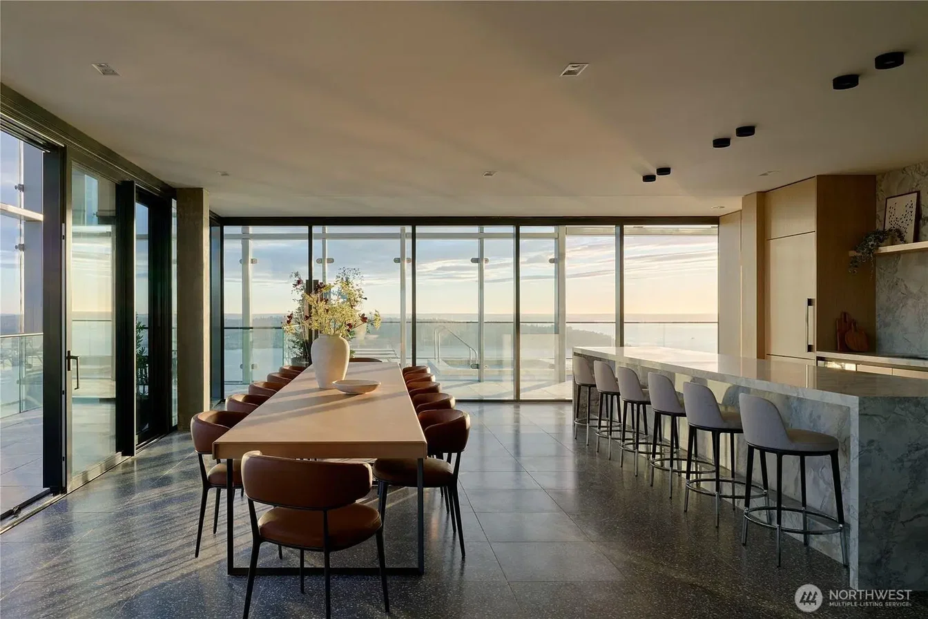 Sala de jantar; vista, luz natural, estilo moderno
