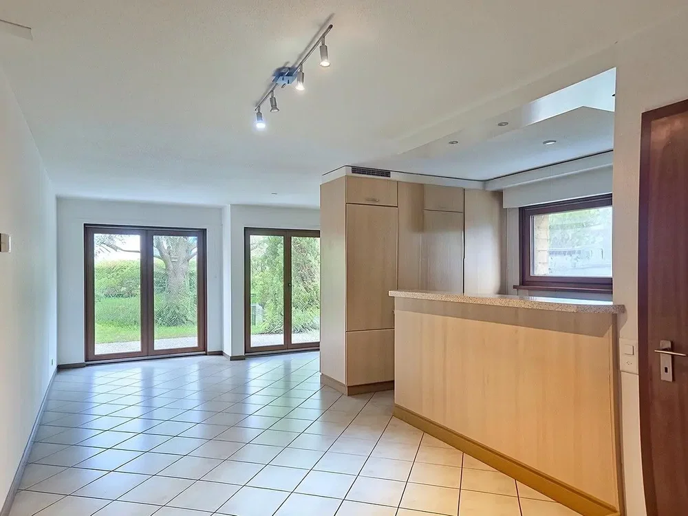 Kitchen; tile floor, natural light
