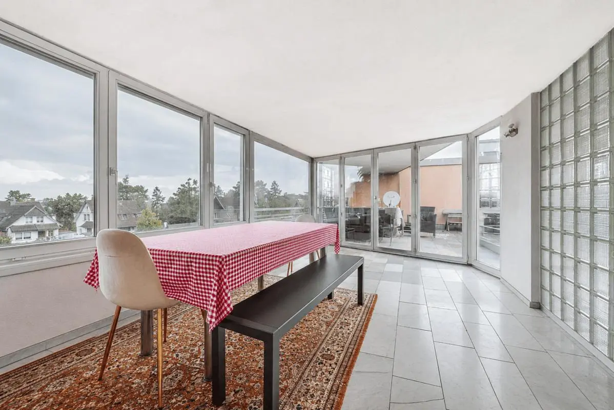 Wohnzimmer; blick, tageslicht, fliesenboden