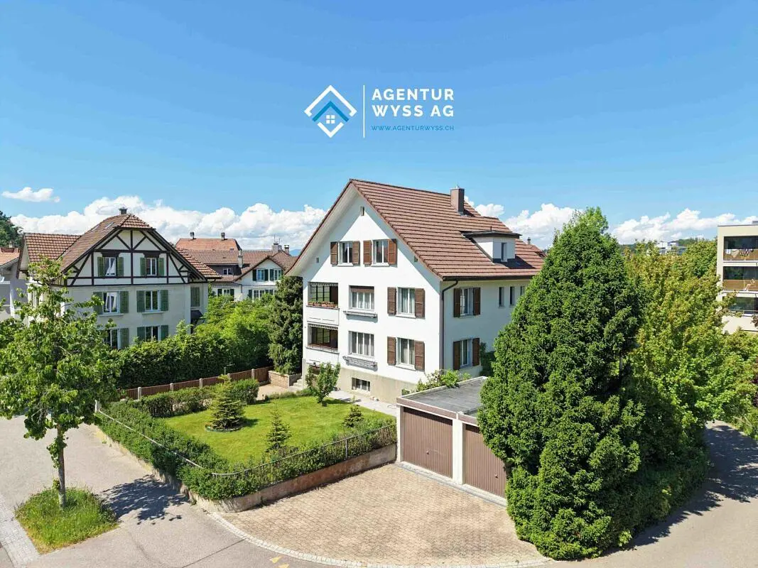 House and surroundings