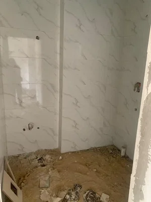 Kúpeľňa; dlažba, potrebná rekonštrukcia, prirodzené svetlo