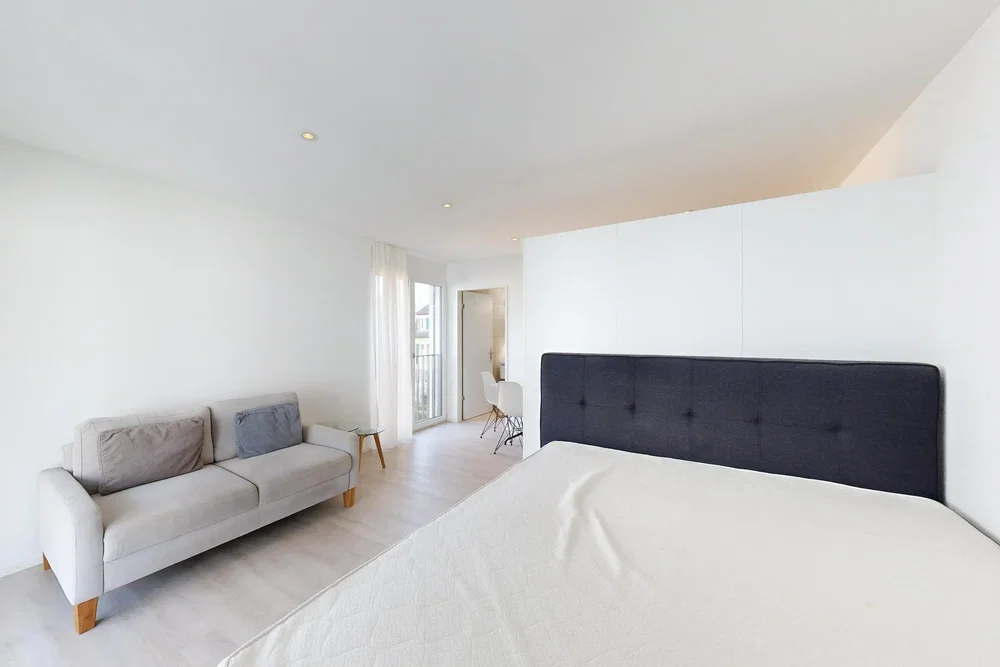 Bedroom; natural light, tile floor